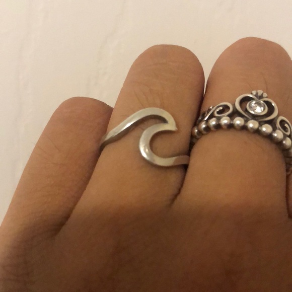 Silver wave ring - Picture 2 of 2